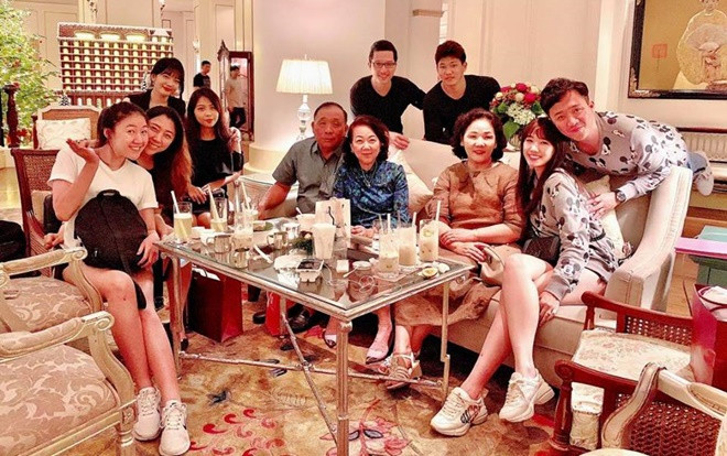 2 năm rồi mới thấy thông gia nhà Trấn Thành - Hari Won hội ngộ chung trong một tấm hình Ảnh 2