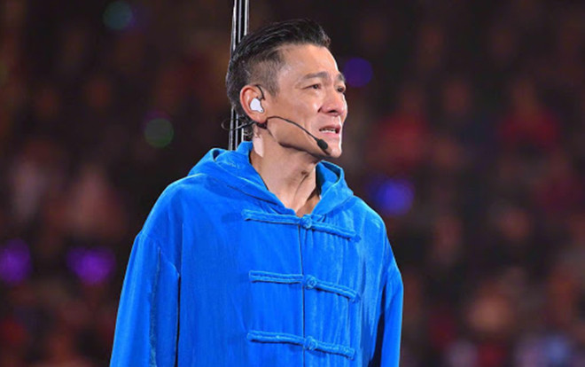 'Thiên vương' Hong Kong Lưu Đức Hoa bật khóc ngay trên sân khấu vì lý do này Ảnh 2