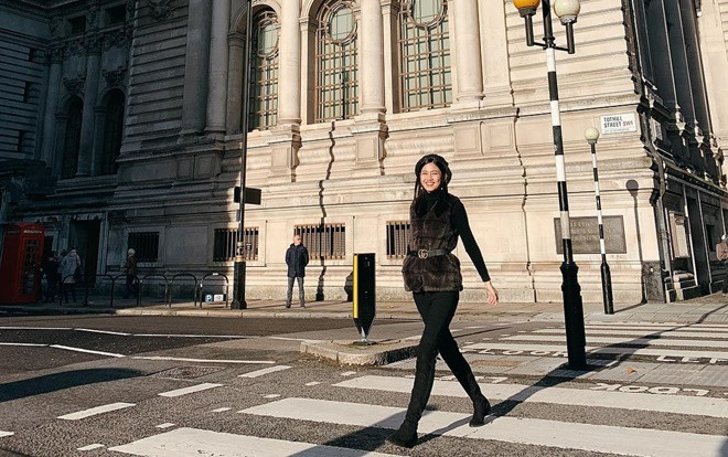 Á hậu Thanh Tú khoe ảnh trăng mật ngọt ngào, tiết lộ về những ‘tật xấu’ có 1-0-2 của ông xã Ảnh 2