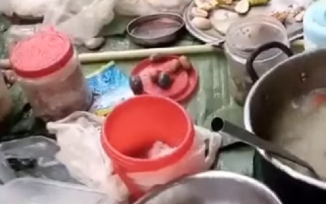 Giữa ngày đông rét buốt mưa rả rích, ấm lòng cảnh người nông dân quây quần chia nhau chén rượu trong bữa trưa đơn sơ Ảnh 2