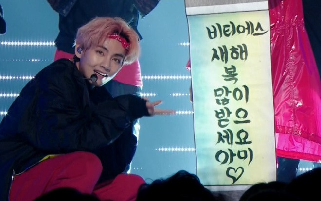 Cuối năm vẫn bị BTS ‘troll đẹp’: diễn MIC Drop, tưởng thả luôn mic ai ngờ lại là… Ảnh 2