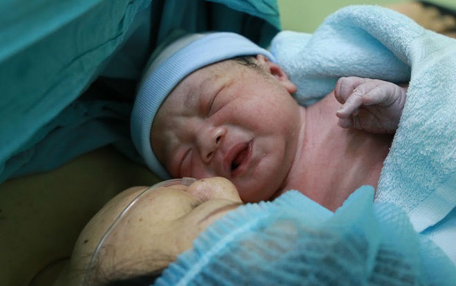 Những bé yêu chào đời vào thời khắc đầu tiên của năm 2019 Ảnh 2