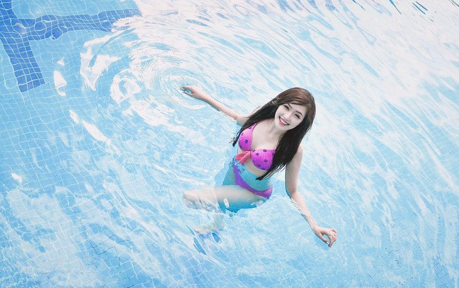 Cận cảnh hai hot girl nóng bỏng nói không với chuyện yêu cầu thủ Việt Nam Ảnh 2