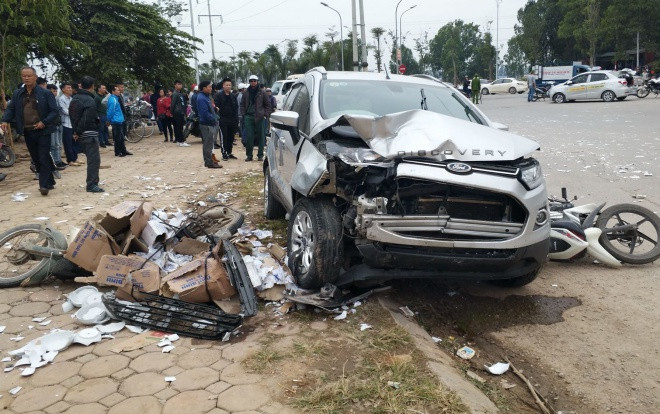 Vụ cặp vợ chồng bị xe Ford tông tử vong: ‘Như có điềm báo, không hiểu sao trước khi đi bố gọi điện cho tôi tới 6 lần’ Ảnh 2