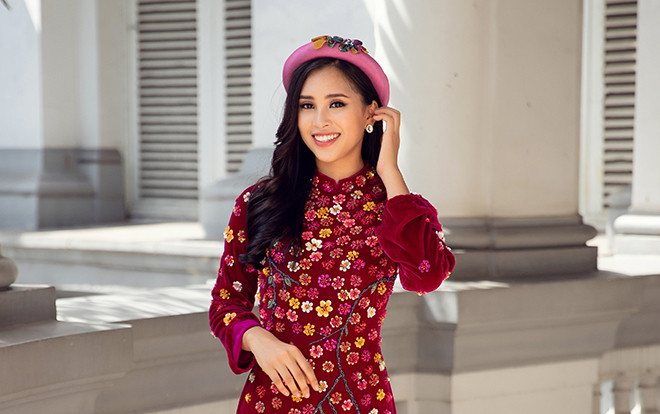 Hoa hậu Tiểu Vy mặc áo dài nhung lúng liếng khoe nhan sắc mặn mà Ảnh 2
