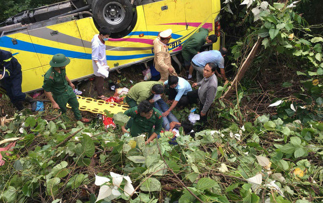 Vụ xe khách chở giáo viên và sinh viên lao xuống vực: Tài xế bất ngờ bị mất phanh lại gặp phải xe chạy ngược chiều nên mất kiểm soát Ảnh 2