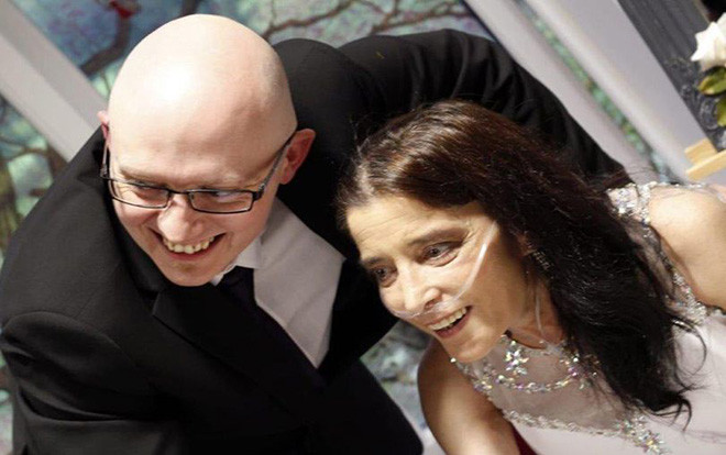 Người phụ nữ cầu hôn bạn trai liên tục suốt 14 năm và cái kết Ảnh 2