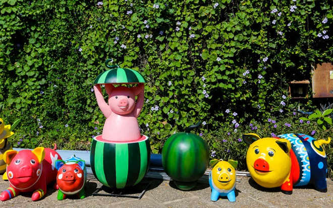 Cận cảnh mô hình đàn heo sắp ra đường hoa Nguyễn Huệ đón Tết Kỷ Hợi Ảnh 2