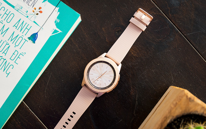 Đánh giá Galaxy Watch: Không chỉ đẹp mà còn mang đến nhiều tiện ích bất ngờ! Ảnh 2