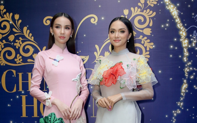 Chung kết The Tiffany Vietnam: Hương Giang - Yoshi diện áo dài gây thương nhớ, Khả Trang - Phí Phương Anh 'chất lừ' Ảnh 2