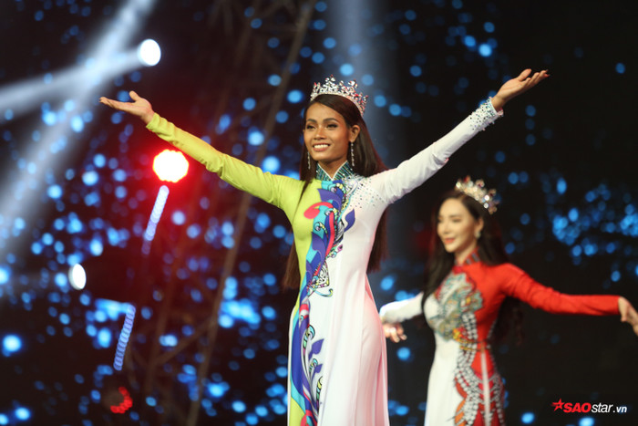 HOT: Đỗ Nhật Hà đăng quang The Tiffany, giành cơ hội đại diện Việt Nam thi Hoa hậu Chuyển giới Quốc tế 2019 Ảnh 54