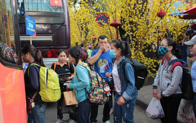 Hàng vạn vé xe miễn phí đưa công nhân, bệnh nhân về quê ăn Tết Ảnh 2