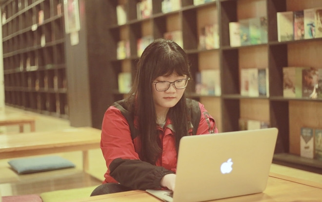 Nữ sinh lọt top 10 gương mặt trẻ tiêu biểu Thủ đô: 'Giành HCV Olympic cũng chỉ vui như lúc khám phá ra đáp án vì sao lại thế' Ảnh 2