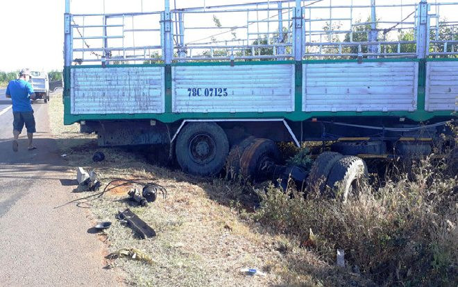 Vụ tại nạn thảm khốc khiến 3 chị em tử vong ở Gia Lai: Người cha ngất lịm khi đưa thi thể các con về tới nhà Ảnh 2
