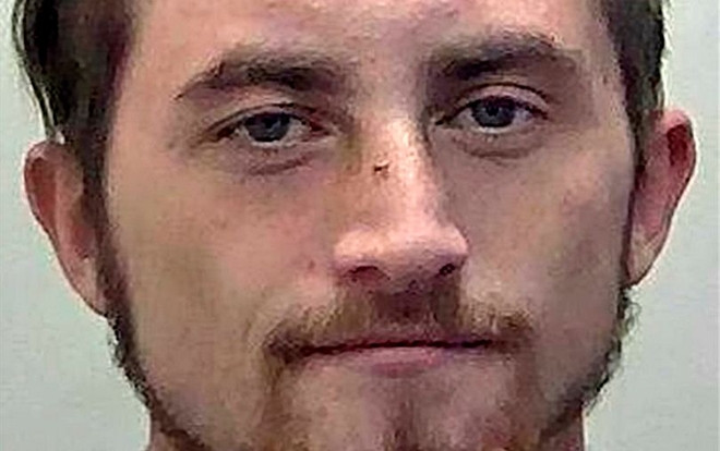 Tên côn đồ né tội bằng cách nói bạn gái đang mang thai và cái kết đắng Ảnh 2