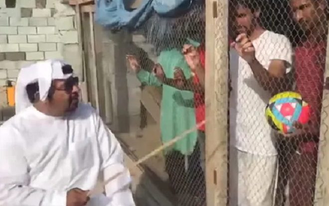 Asian Cup 2019: Người đàn ông nhốt CĐV đội bạn trong lồng chim vì lý do khó chấp nhận Ảnh 2