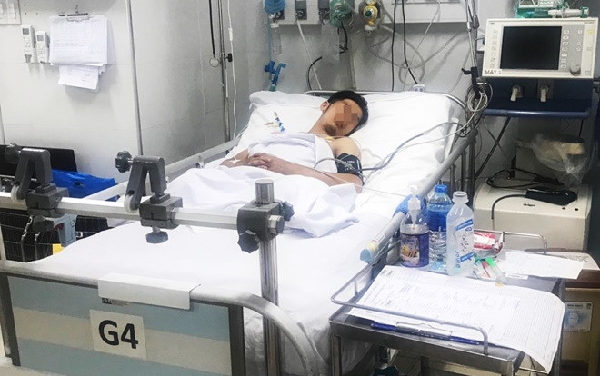 Trượt chân ngã vào máy ép giấy, nam công nhân bị đứt lìa 2 chân Ảnh 2