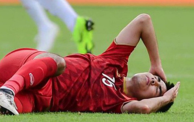 Bác sĩ nói gì về chứng mất trí nhớ tạm thời của cầu thủ Đức Huy sau va chạm mạnh trong trận gặp Iran? Ảnh 2