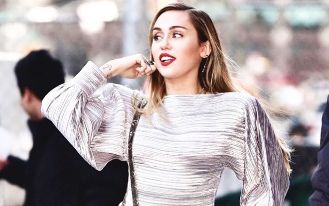 Viết tâm thư mừng tuổi mới Liam, Miley khiến fan 'cười ngất' khi thốt lên: 'Chúa ơi, em quên mất anh giờ là chồng em rồi!' Ảnh 2