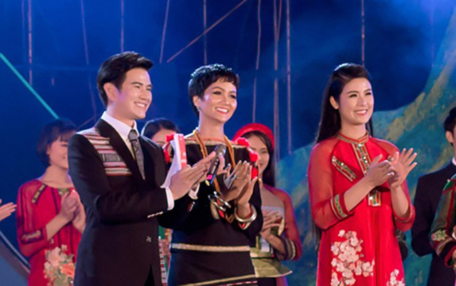 H’Hen lần đầu tiên nói tiếng nói dân tộc Ê Đê trên sóng VTV Ảnh 2