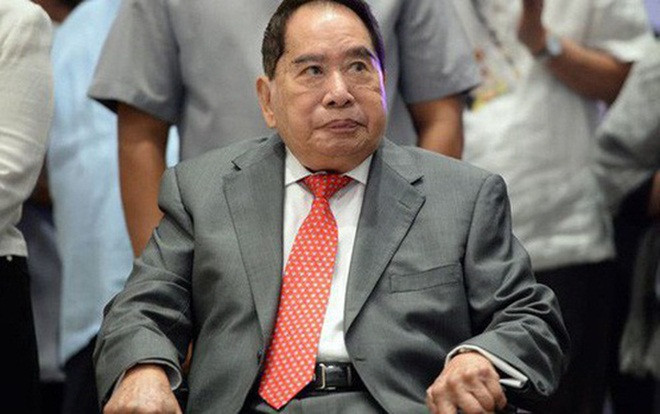 Tỷ phú 'bán giày' qua đời ở tuổi 94, để lại khối tài sản 7,2 tỷ USD Ảnh 2