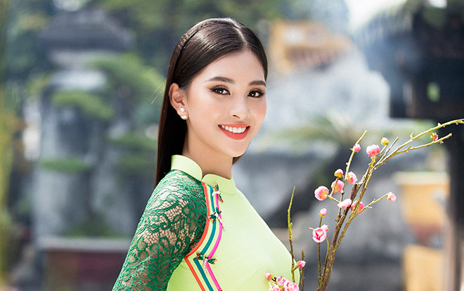 Hoa hậu Tiểu Vy gây thương nhớ khi khoe vóc dáng quyến rũ trong tà áo dài Ảnh 2