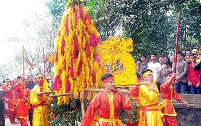 Tránh bạo lực phản cảm, lễ hội Đền Sóc bỏ cướp lộc hoa tre Ảnh 2