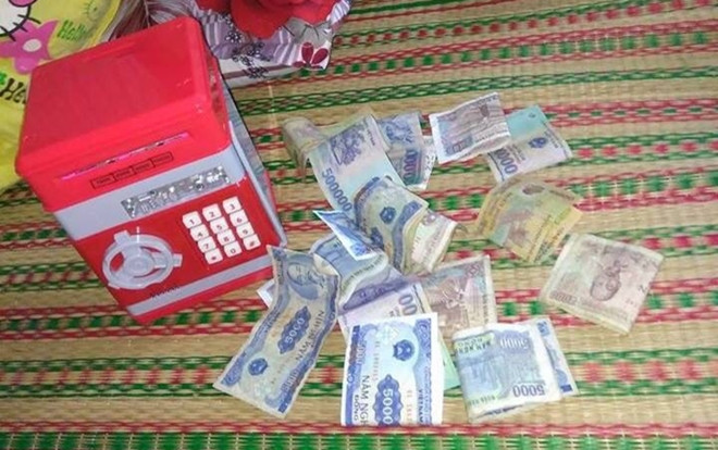 Ai cũng mong có cô em gái đáng yêu nhường này: Lấy hết tiền dành dụm chắt chiu bấy lâu cho chị vô điều kiện Ảnh 2