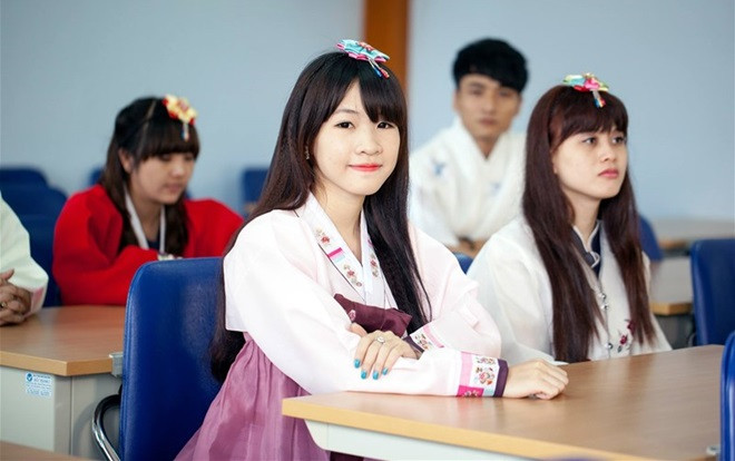 Cạnh tranh việc làm khốc liệt ở Hàn Quốc: 10 sinh viên tốt nghiệp thì chỉ 1 người tìm được việc chính thức Ảnh 2