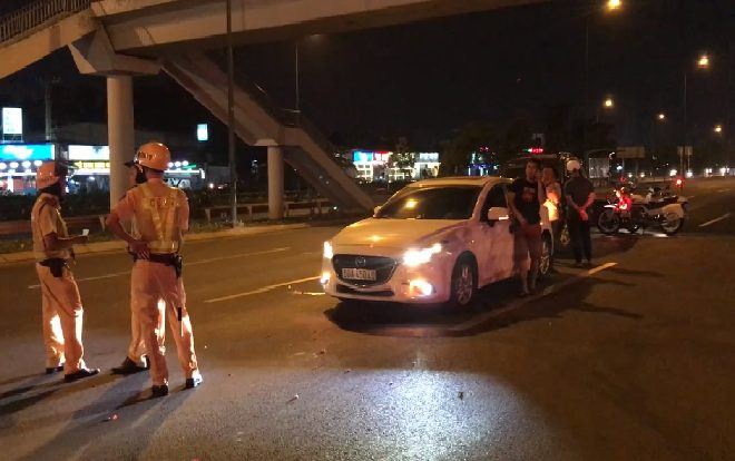 Nữ tài xế say sỉn gây tai nạn định bỏ chạy ở Sài Gòn Ảnh 2