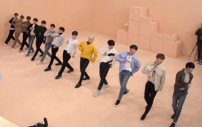 Netizen há hốc với điệu nhảy 13 người như 1 của SEVENTEEN: làm sao có thể? Ảnh 2