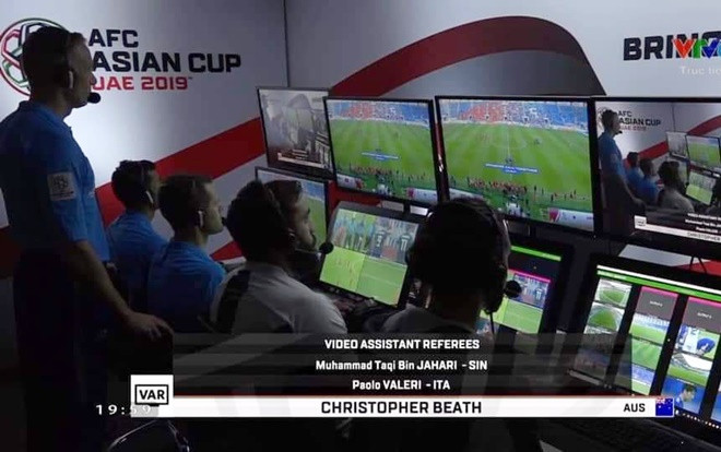Công nghệ VAR bắt phạt đền Việt Nam: Đúng hay sai? Ảnh 2