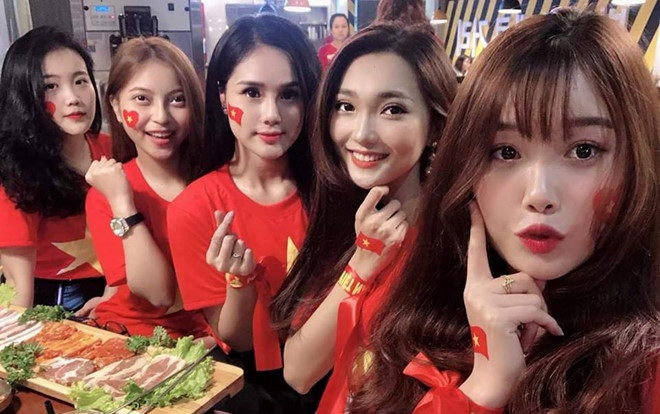 Bạn gái Duy Mạnh: Về nhà thôi các anh, có em chờ Ảnh 2