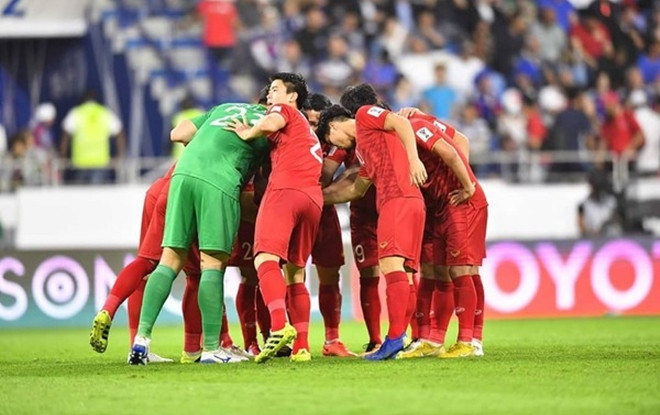 Dân mạng đồng loạt gửi đến tuyển Việt Nam: ‘Chúng ta thua ở tỉ số nhưng thắng bởi ý chí, bản lĩnh và quyết tâm’ Ảnh 2