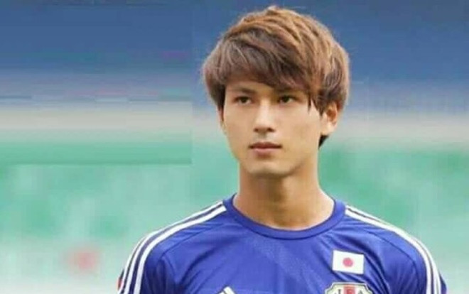 Chàng cầu thủ Nhật Bản điển trai khiến các chị em ào ào truy tìm info ngay sau trận đấu Tứ kết Asian Cup Ảnh 2