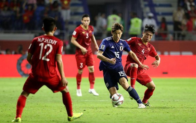 Tuyển Việt Nam khiến cả châu Á bái phục tinh thần quả cảm! Ảnh 2