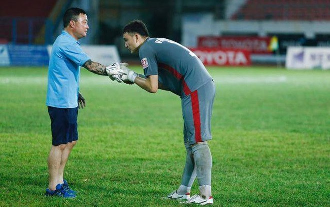 Trước ngày qua Thái thi đấu cho 'đội nhà giàu', Văn Lâm viết tâm thư đầy xúc động từ biệt thầy cũ Ảnh 2