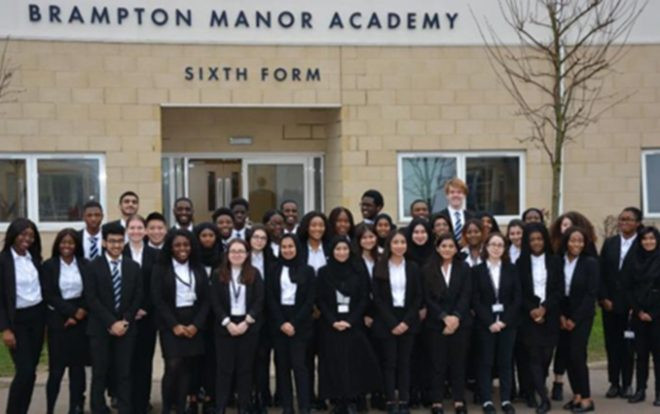 Chuyện về ngôi trường 'ao làng' có tới 41 học sinh đỗ Đại học đẳng cấp thế giới Ảnh 2