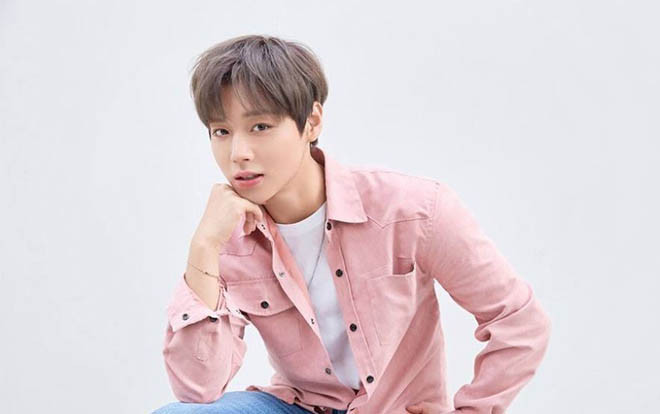 Hậu Wanna One tan rã, 'tiên tử nháy mắt' Jihoon cháy vé fan-meeting cá nhân đầu tiên trong vòng một nốt nhạc! Ảnh 2