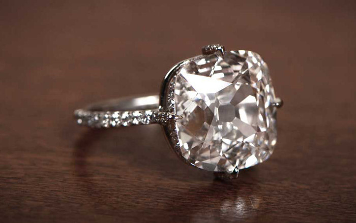 Nuốt nhẫn kim cương 40.000 USD, người đàn ông nhận kết cục không thể tệ hơn Ảnh 2