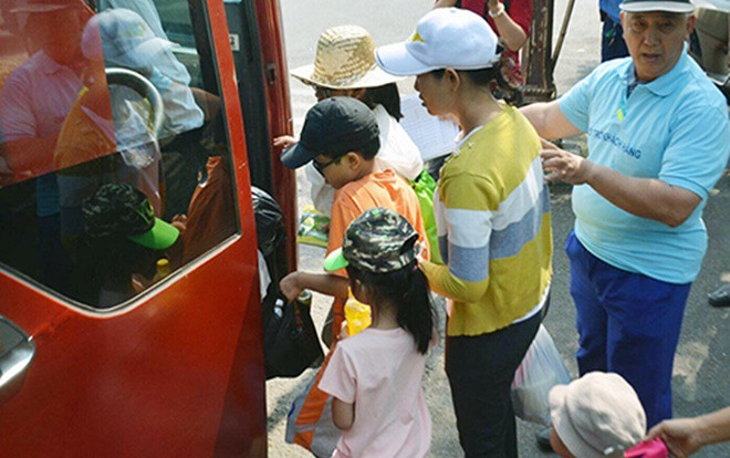 Hàng trăm người mua vé tàu ở Sài Gòn phải ra Bình Thuận xuất phát Ảnh 2
