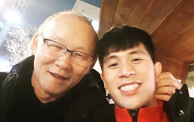 Thầy Park 'tình bể bình' với Đình Trọng, vừa về Hàn Quốc liền chạy ngay tới thăm trò cưng Ảnh 2