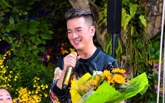 Đàm Vĩnh Hưng tổ chức minishow tại biệt thự, tự tay trang hoàng hoành tráng Ảnh 2