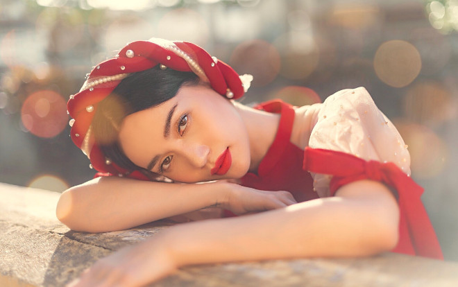 Sĩ Thanh khiến fan không nhận ra vì quá đỗi khác biệt khi mặc áo dài du Xuân Ảnh 2