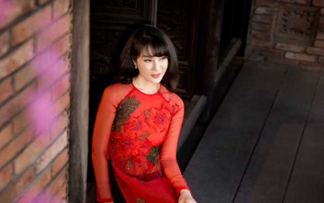 MC Thanh Mai tư vấn cách chọn áo dài tôn dáng thon gọn đón Xuân về Ảnh 2