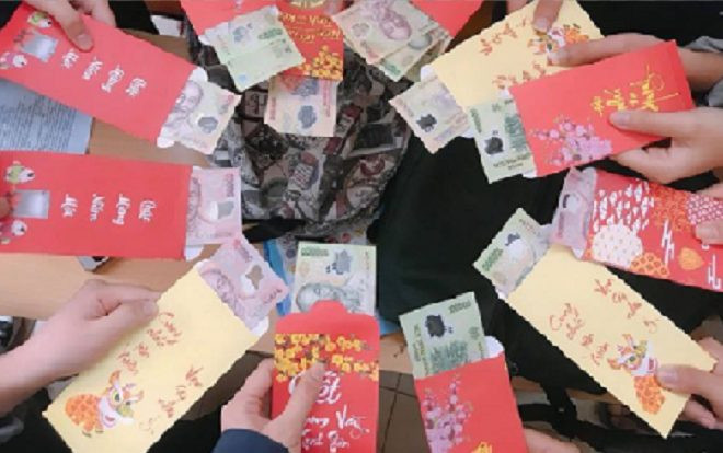 Cô giáo 'lớp người ta' cực tâm lý, lì xì học trò toàn tiền chẵn ngày học cuối cùng của năm Ảnh 2