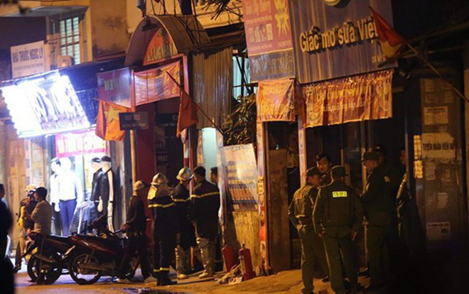 Bà bầu bất tỉnh, người đàn ông nghi ngáo đá ôm xăng cố thủ trong nhà riêng suốt 12h Ảnh 2