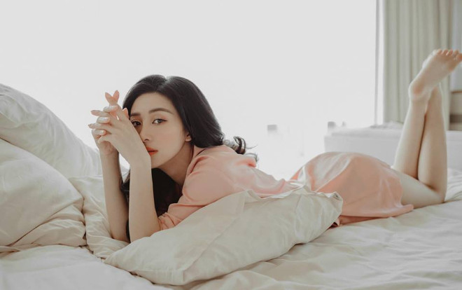 Jun Vũ tung ảnh 'giường chiếu' khiến fan hoa mắt ngày 30 Tết Ảnh 2