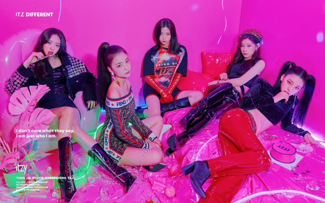 Tung hình ảnh siêu đẹp đầu năm, 'gái cưng' ITZY của JYP đã sẵn sàng cho màn bùng nổ tân binh 2019 Ảnh 2