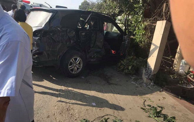 Ô tô 7 chỗ va chạm với xe khách giường nằm khiến 3 người bị thương nặng Ảnh 2